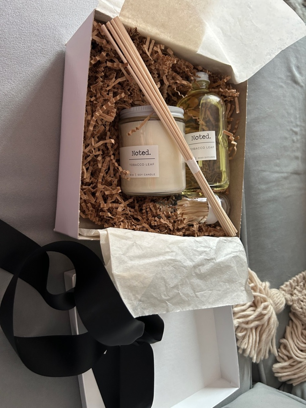 ✨ NIB Noted. Tobacco Leaf Soy Candle & Reed Diffuser Gift Set